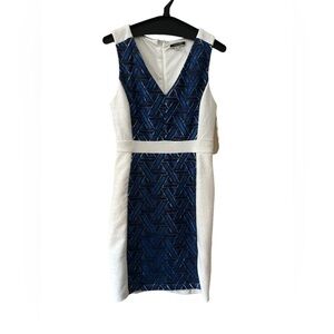 Nikibiki form fitting dress size‎ L
